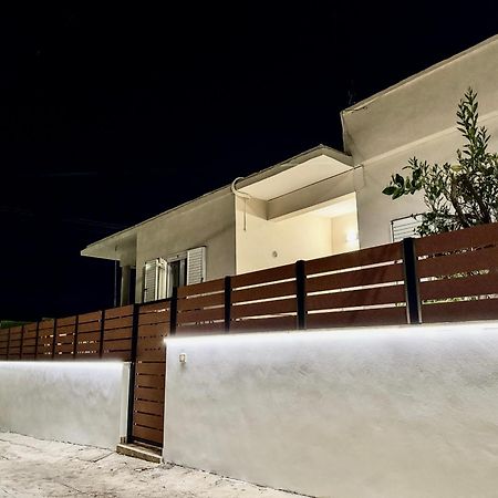 Вілла Alyki Salamina House Екстер'єр фото
